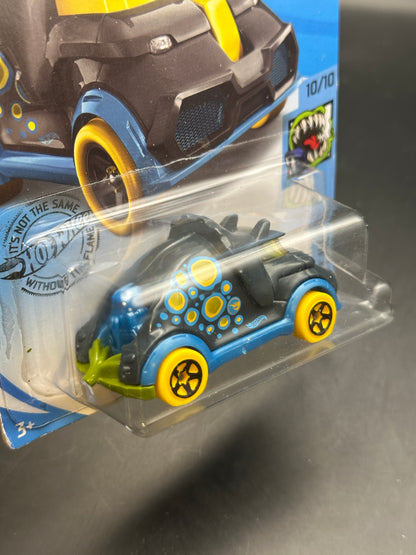 HOT WHEELS - TRICERA TRUCK - TREASURE HUNT (2020) - HW STREET BEASTS 10/10