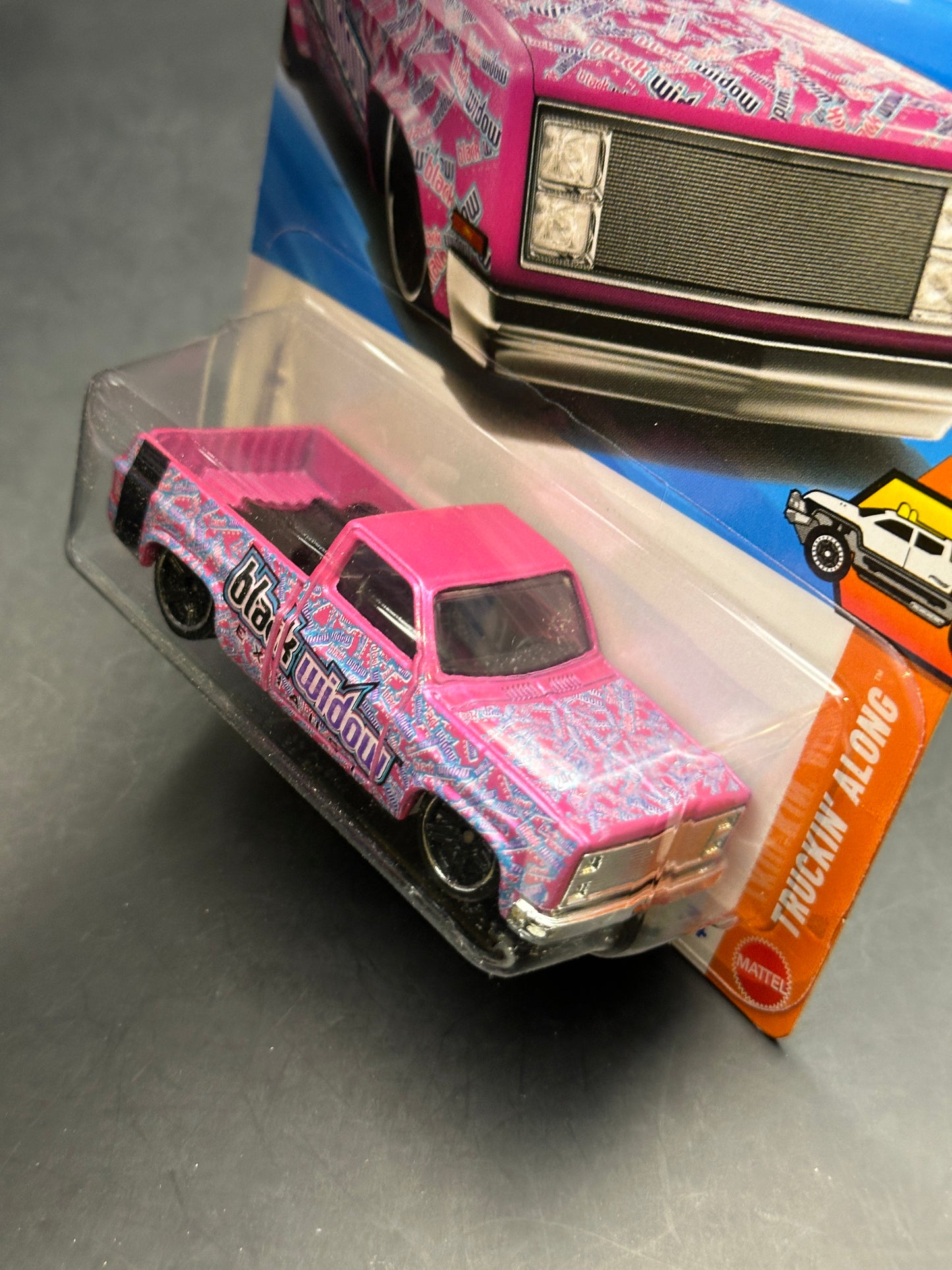 HOT WHEELS - 83 CHEVY SILVERADO (2026) - HW TRUCKIN ALONG 3/5