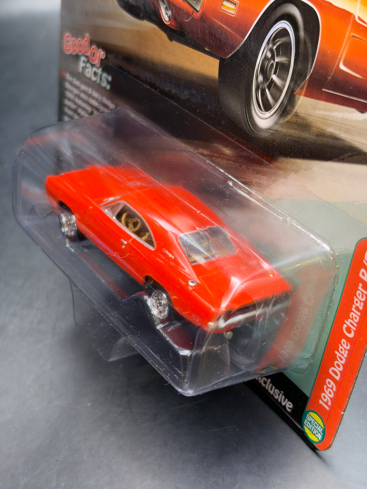JOHNNY LIGHTNING - 1969 DODGE CHARGER R/T - COUNTRY CHARGER