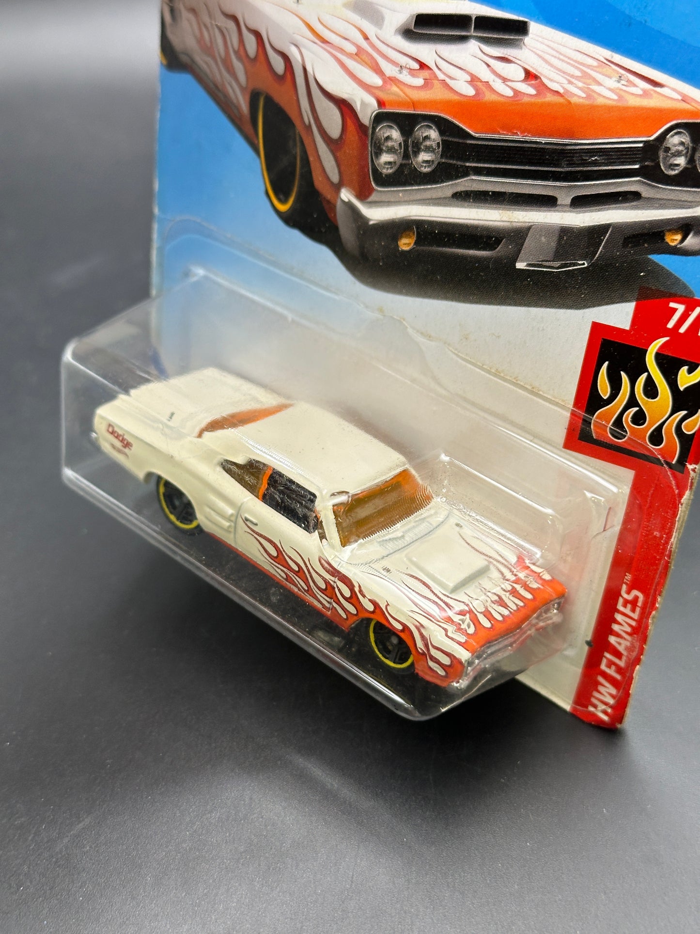 HOT WHEELS - 69 DODGE CORONET SUPERBEE (2018) - HW FLAMES 7/10