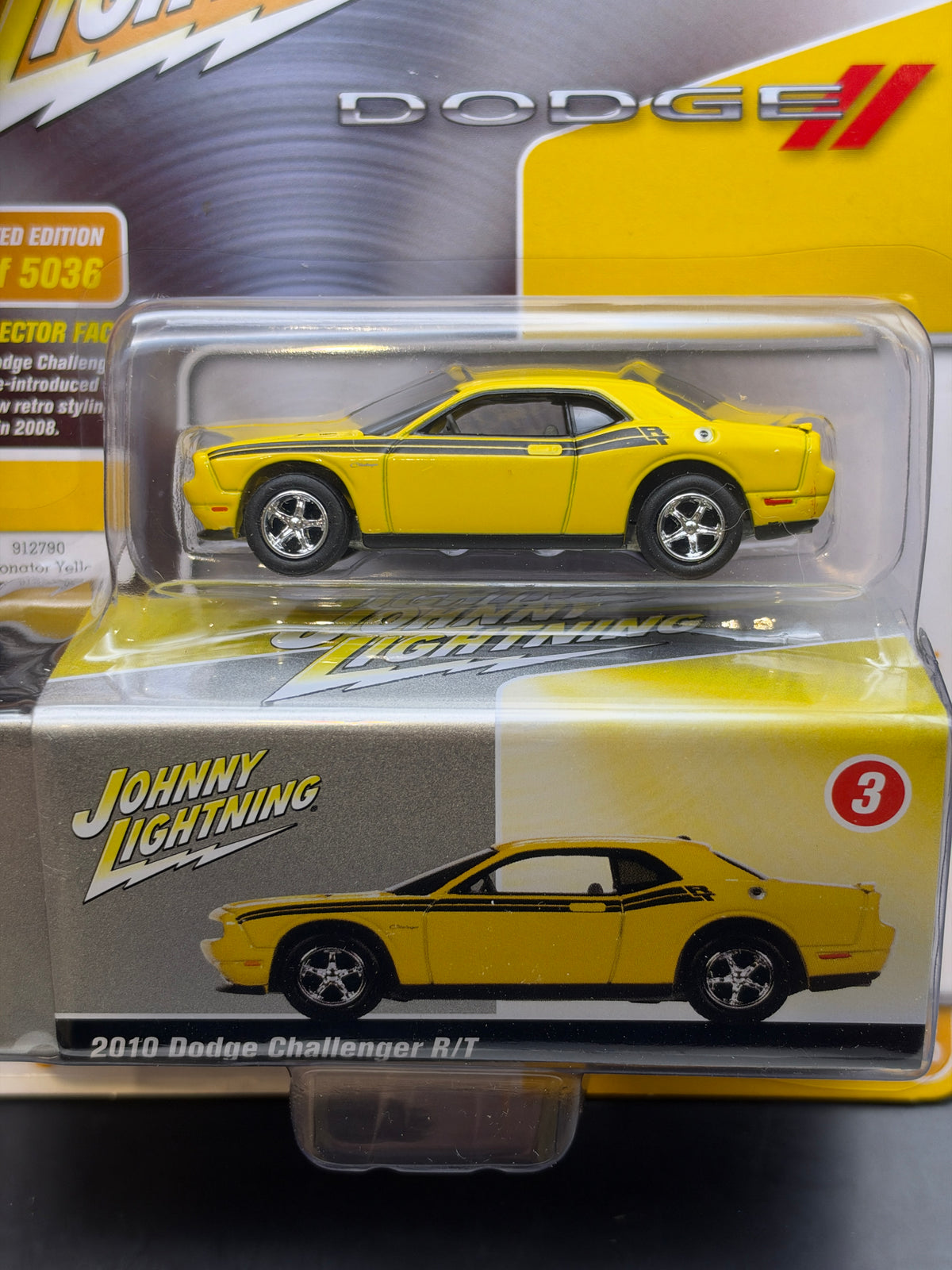 JOHNNY LIGHTNING - 2010 DODGE CHALLENGER R/T - PRO COLLECTOR STORAGE TIN