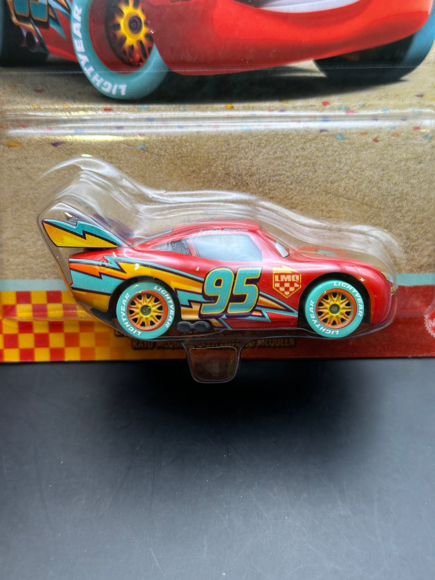 DISNEY PIXAR CARS 20th ANNIVERSARY - LIGHTNING MCQUEEN - RACE TO CELEBRATE - DIECAST