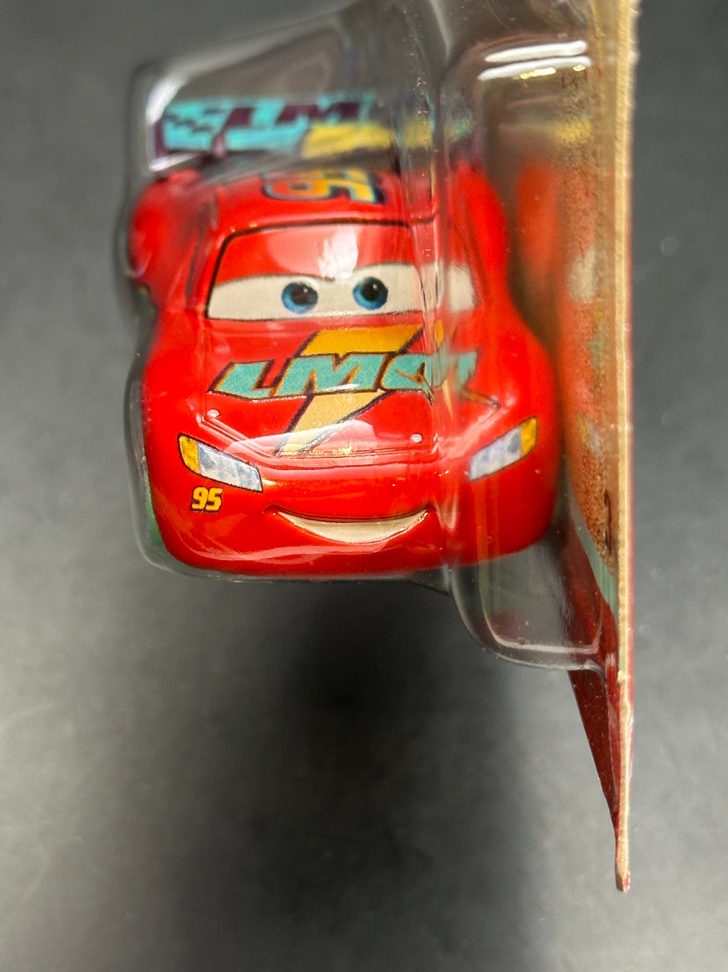 DISNEY PIXAR CARS 20th ANNIVERSARY - LIGHTNING MCQUEEN - RACE TO CELEBRATE - DIECAST