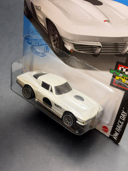 HOT WHEELS - 64 CORVETTE STING RAY (2021) - HW RACE DAY 2/10