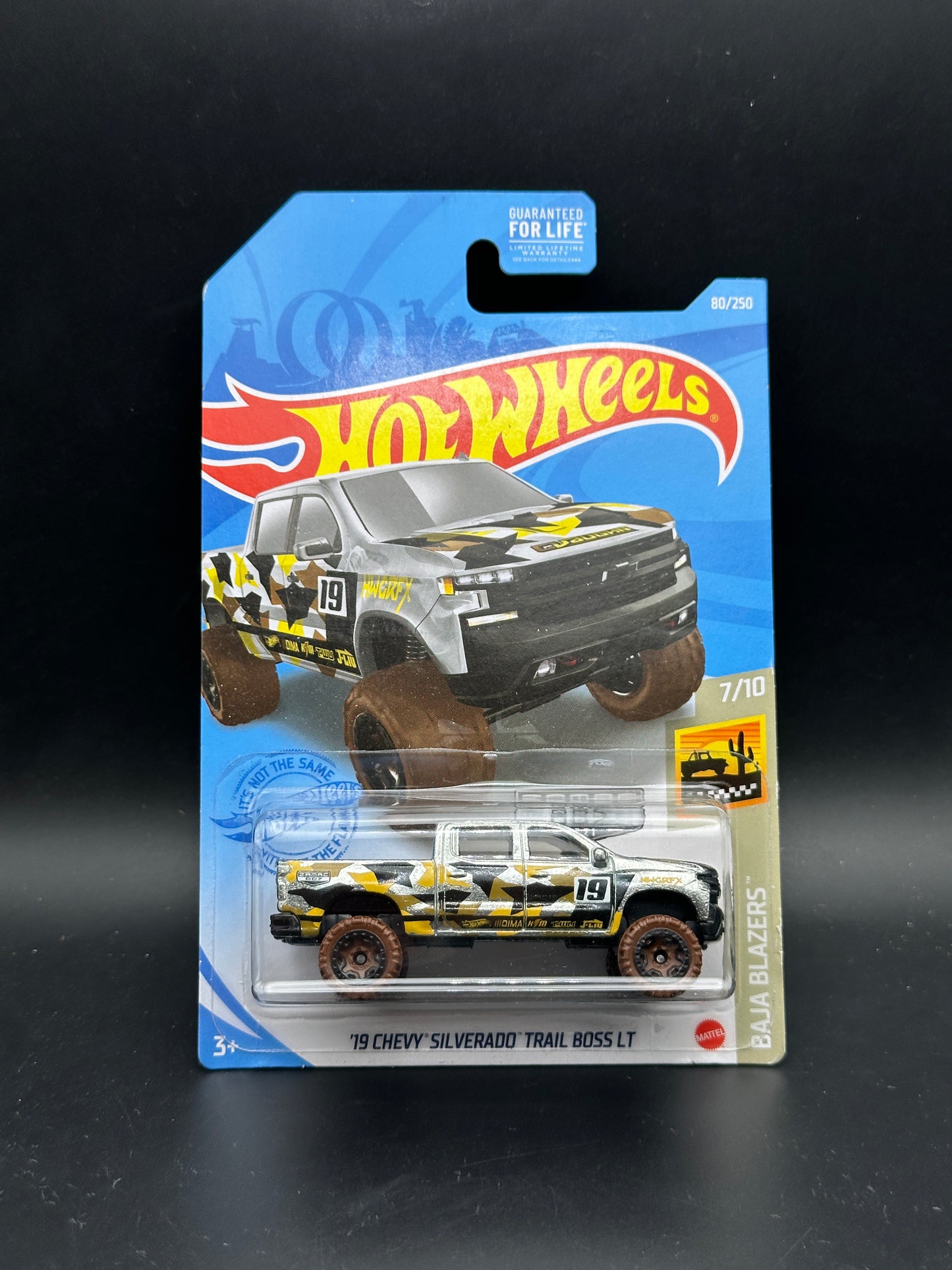 HOT WHEELS - 19 CHEVY SILVERADO TRAIL BOSS LT (2021) - ZAMAC - HW BAJA BLAZERS 7/10