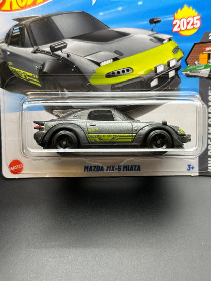 HOT WHEELS - MAZDA MX5 MIATA (2025) - HW DREAM GARAGE 2/5