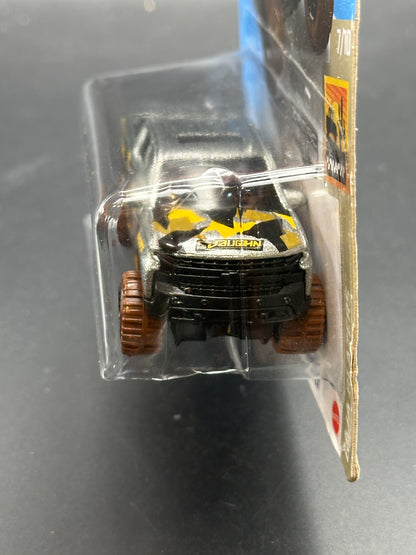 HOT WHEELS - 19 CHEVY SILVERADO TRAIL BOSS LT (2021) - ZAMAC - HW BAJA BLAZERS 7/10