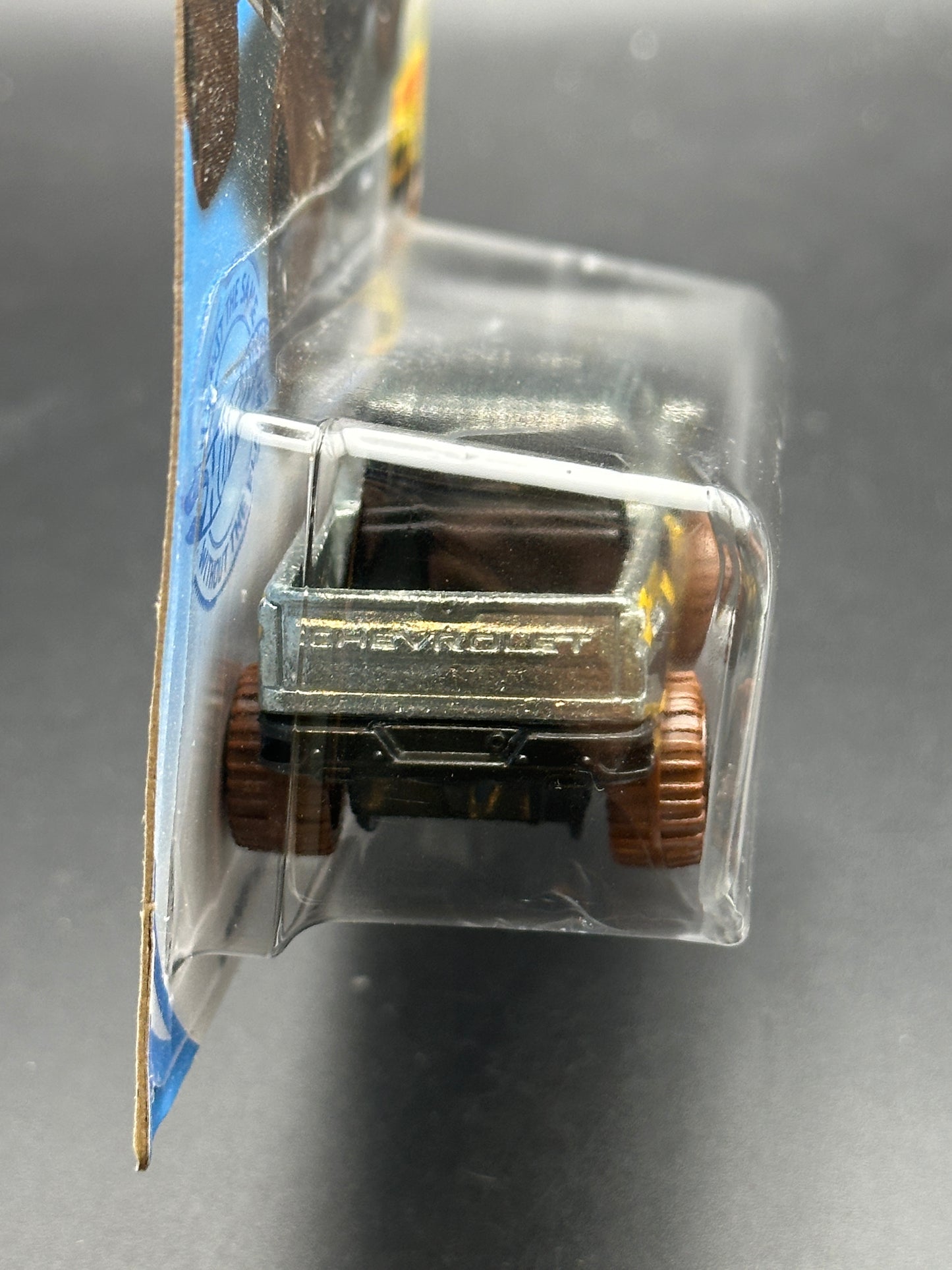 HOT WHEELS - 19 CHEVY SILVERADO TRAIL BOSS LT (2021) - ZAMAC - HW BAJA BLAZERS 7/10