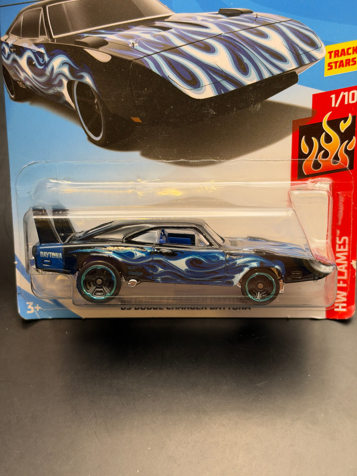 HOT WHEELS - 69 DODGE CHARGER DAYTONA (2019) - HW FLAMES 1/10