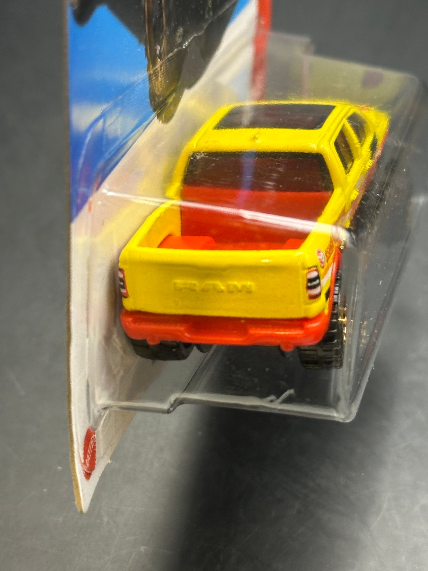 HOT WHEELS - 2020 RAM 1500 REBEL - TREASURE HUNT (2023) - HW RESCUE 7/10