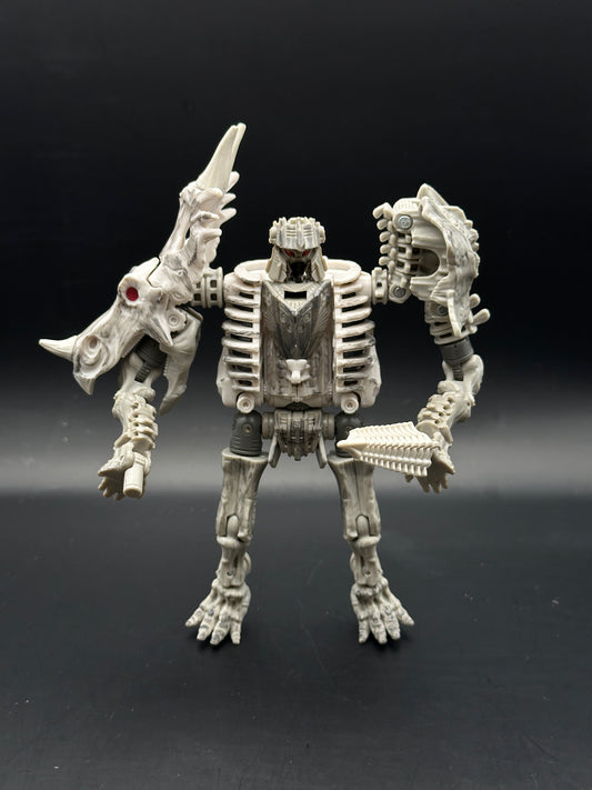 TRANSFORMERS GENERATIONS: WAR OF CYBERTRON KINGDOM - RACTONITE - LOOSE ACTION FIGURE