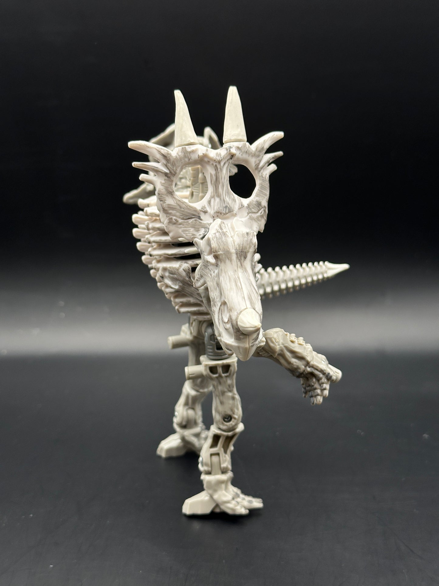 TRANSFORMERS GENERATIONS: WAR OF CYBERTRON KINGDOM - RACTONITE - LOOSE ACTION FIGURE