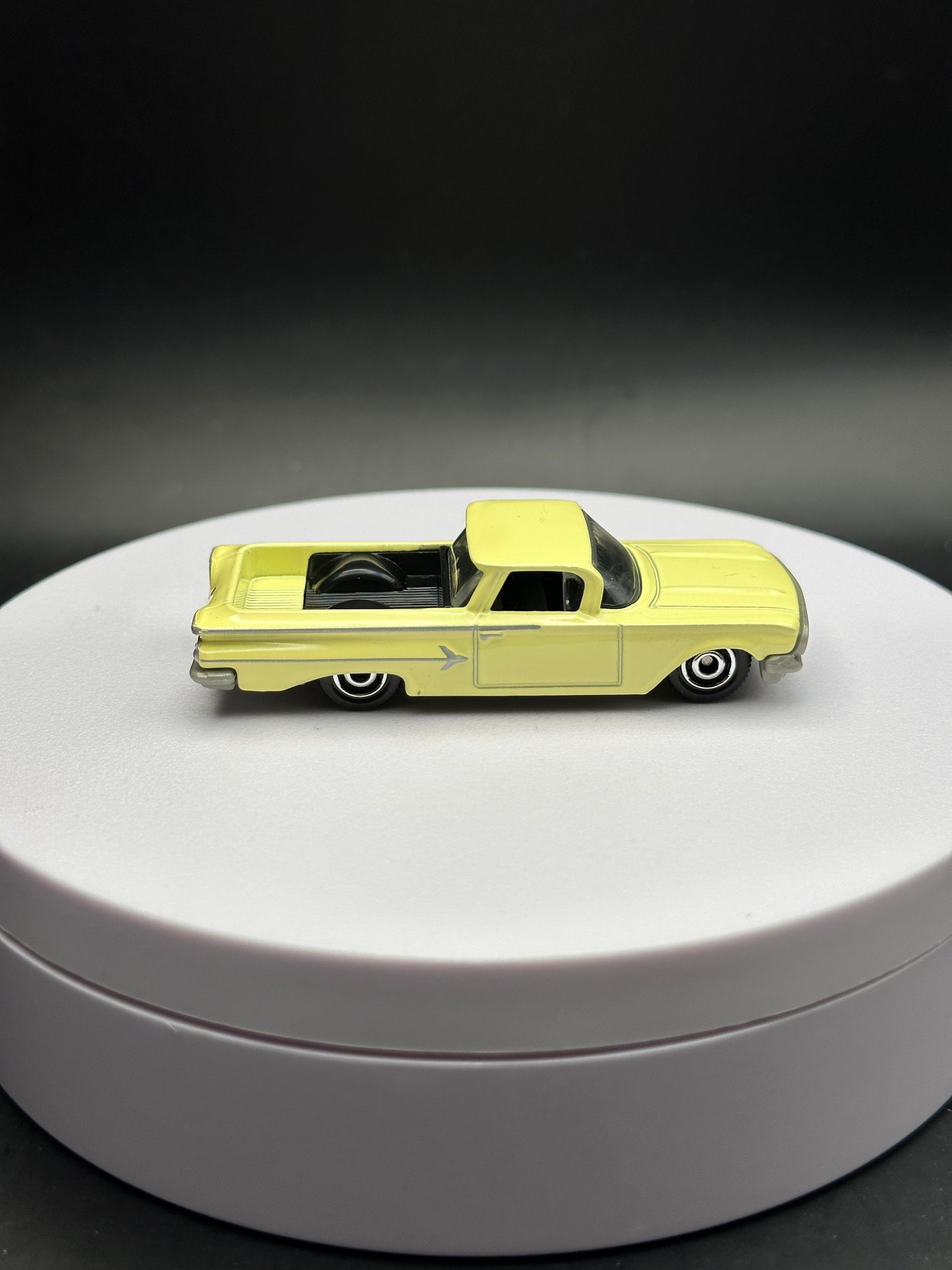 MATCHBOX - 1960 CHEVY EL CAMINO - 28/125 - DIECAST - LOOSE