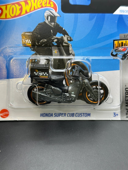 HOT WHEELS - HONDA SUPER CUB CUSTOM (2024) - TREASURE HUNT - HW METRO 7/10