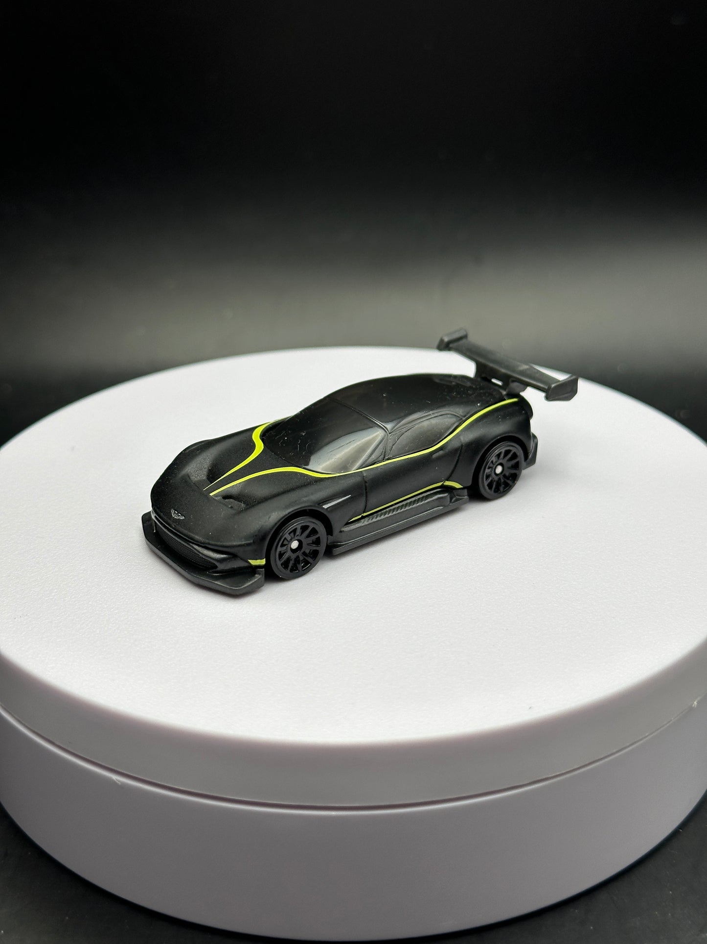 HOT WHEELS - ASTON MARTIN VULCAN (2025) - MULTIPACK EXCLUSIVE - LOOSE
