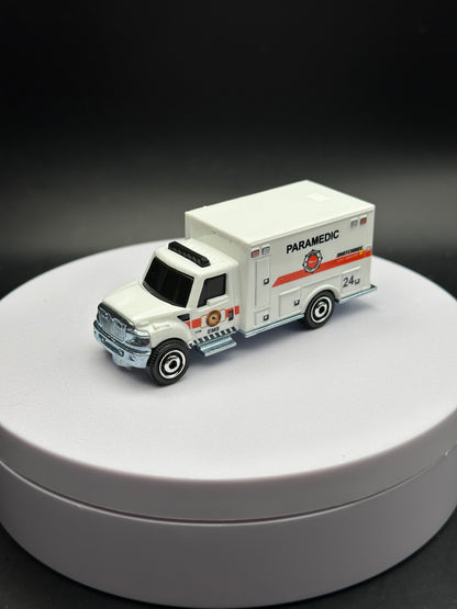 MATCHBOX - INTERNATIONAL AMBULANCE - 24/125 - DIECAST - LOOSE