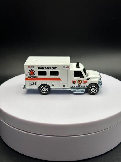 MATCHBOX - INTERNATIONAL AMBULANCE - 24/125 - DIECAST - LOOSE