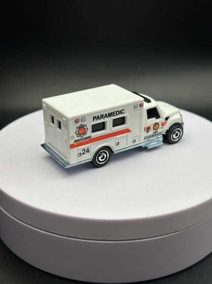 MATCHBOX - INTERNATIONAL AMBULANCE - 24/125 - DIECAST - LOOSE