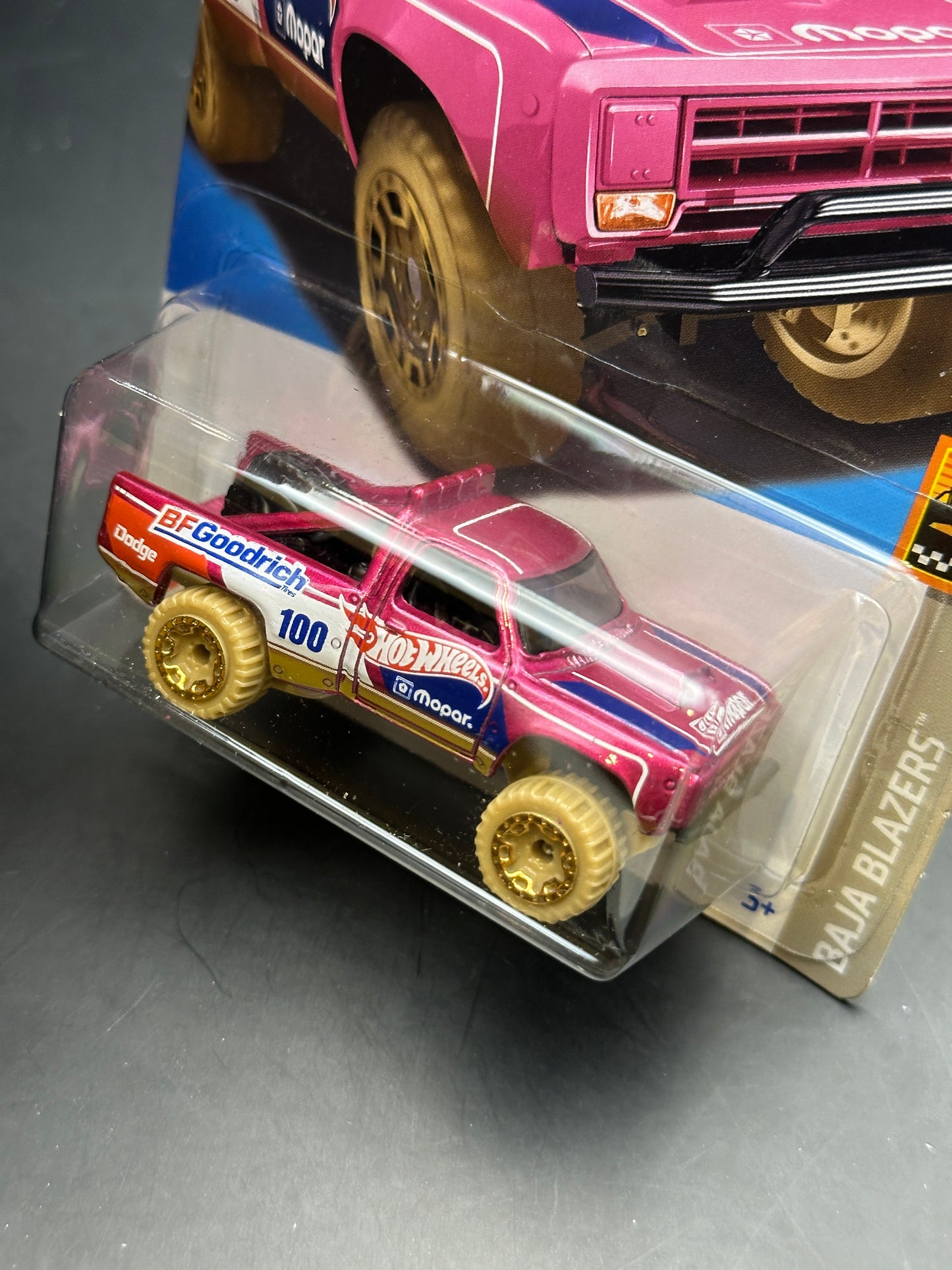 HOT WHEELS - 87 DODGE D100 (2023) - HW BAJA BLAZERS 1/10