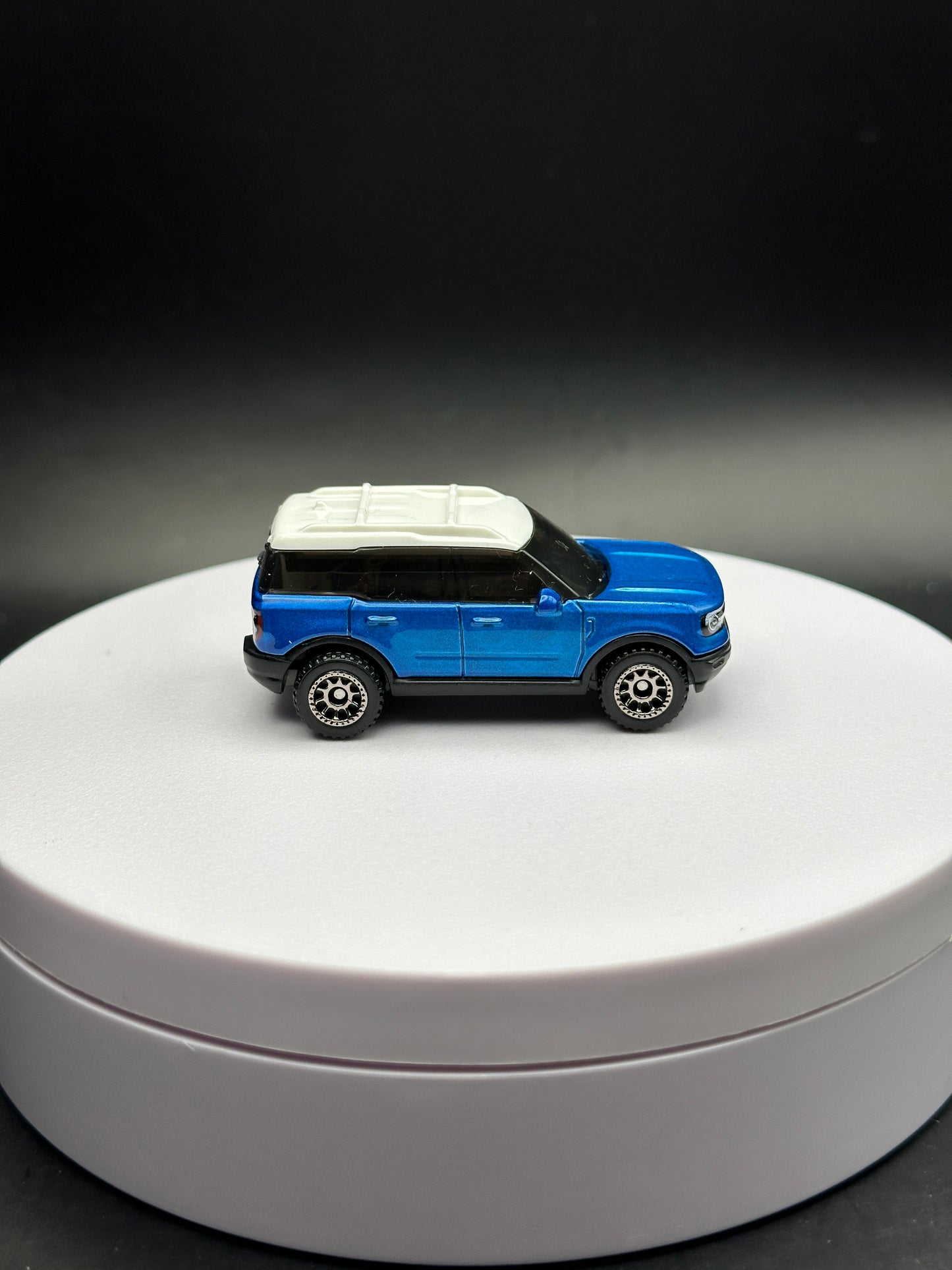 MATCHBOX - 2022 FORD BRONCO SPORT - 10/125 - DIECAST - LOOSE