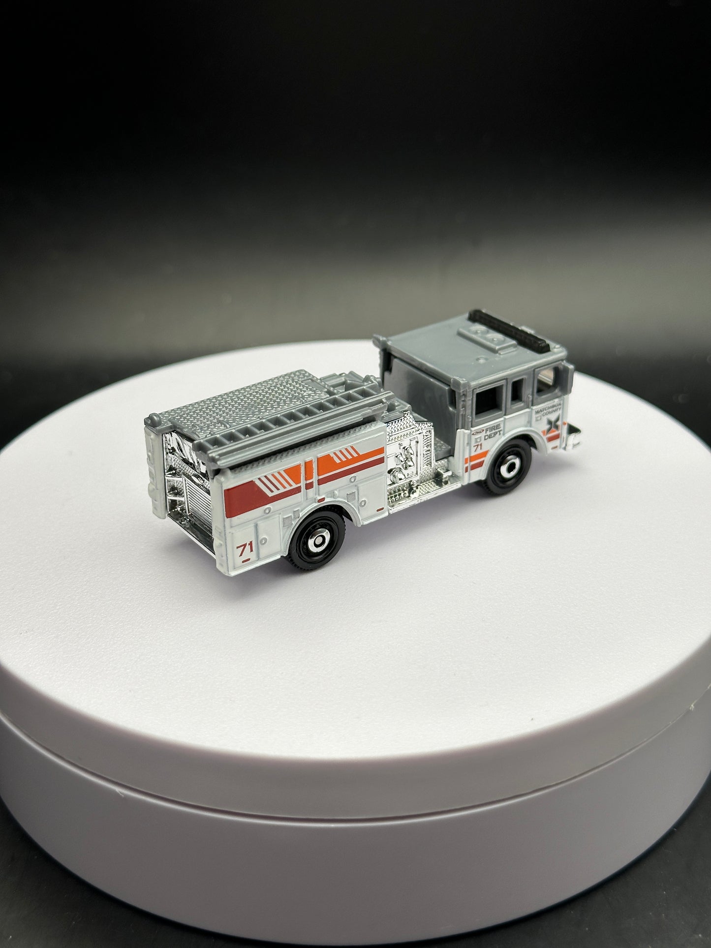 MATCHBOX - PIERCE ARRIW XT FIRE ENGINE - 104/125 - DIECAST - LOOSE