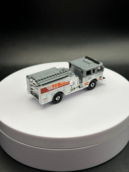 MATCHBOX - PIERCE ARRIW XT FIRE ENGINE - 104/125 - DIECAST - LOOSE