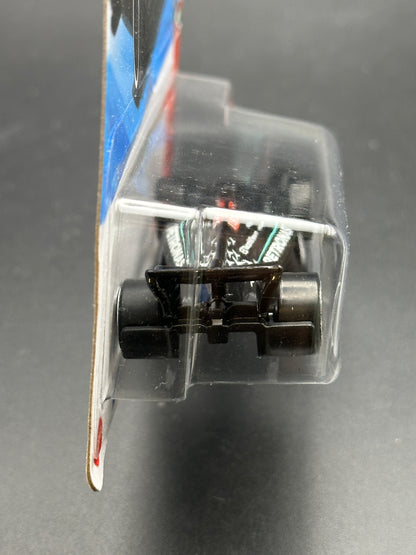 HOT WHEELS - MERCEDES AMG PETRONAS FORMULA ONE TEAM (2025) - HW TRACK ACES 1/5