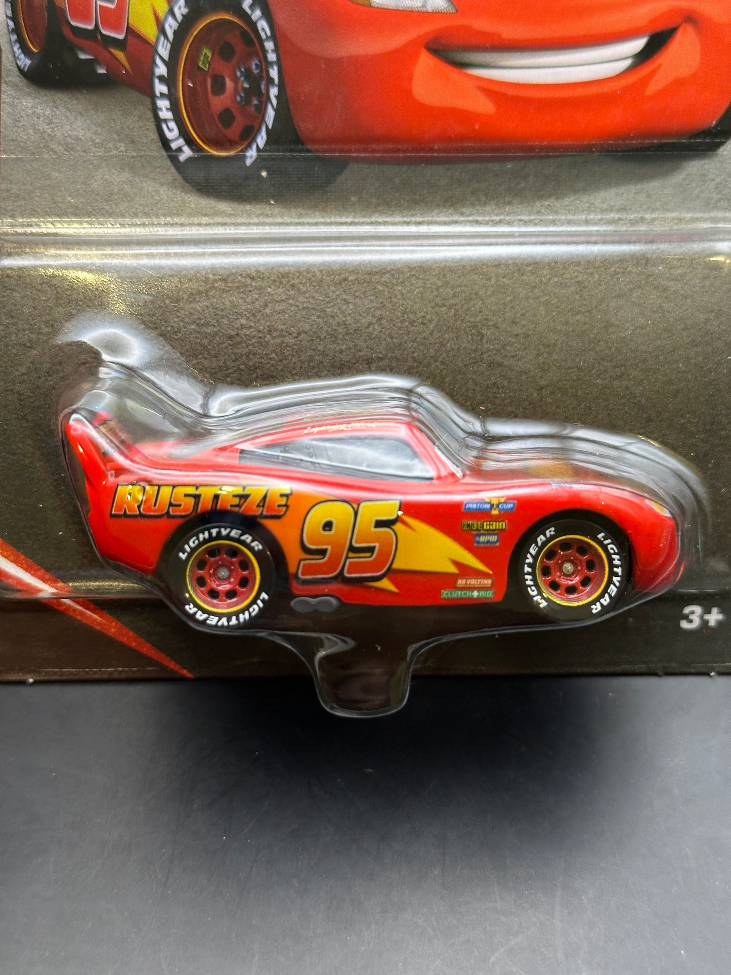 DISNEY PIXAR CARS 20th ANNIVERSARY - RUSTEZE LIGHTNING MCQUEEN - DIECAST