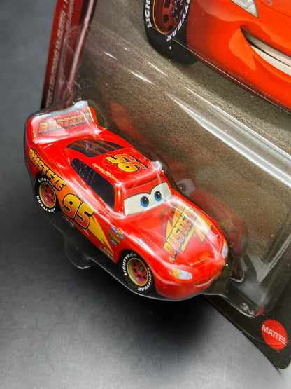 DISNEY PIXAR CARS 20th ANNIVERSARY - RUSTEZE LIGHTNING MCQUEEN - DIECAST