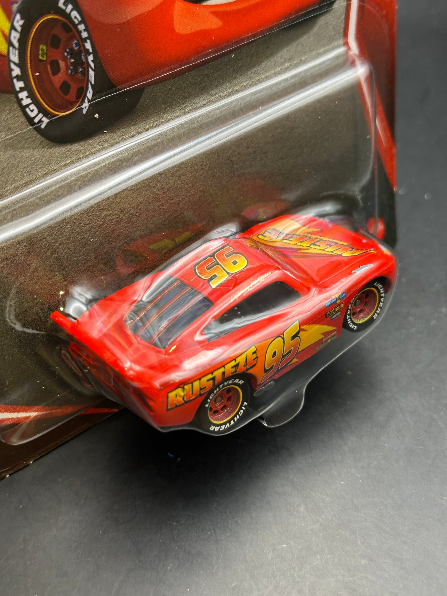 DISNEY PIXAR CARS 20th ANNIVERSARY - RUSTEZE LIGHTNING MCQUEEN - DIECAST