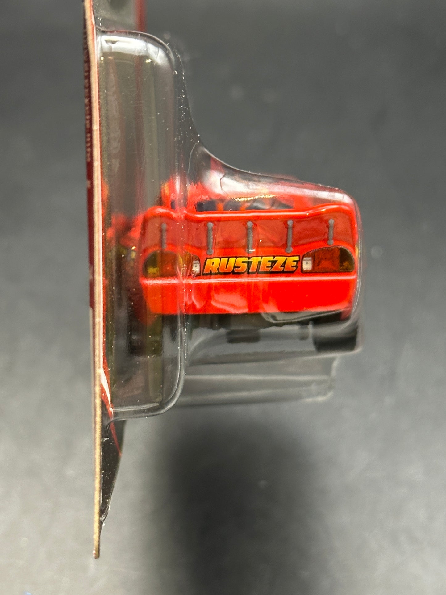 DISNEY PIXAR CARS 20th ANNIVERSARY - RUSTEZE LIGHTNING MCQUEEN - DIECAST
