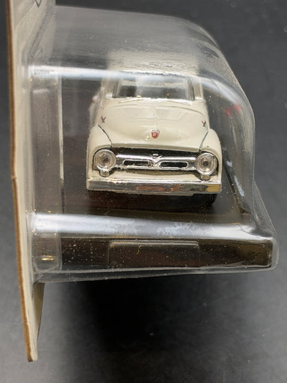 M2 MACHINES - 1956 FORD F-100 TRUCK - R90 22-34