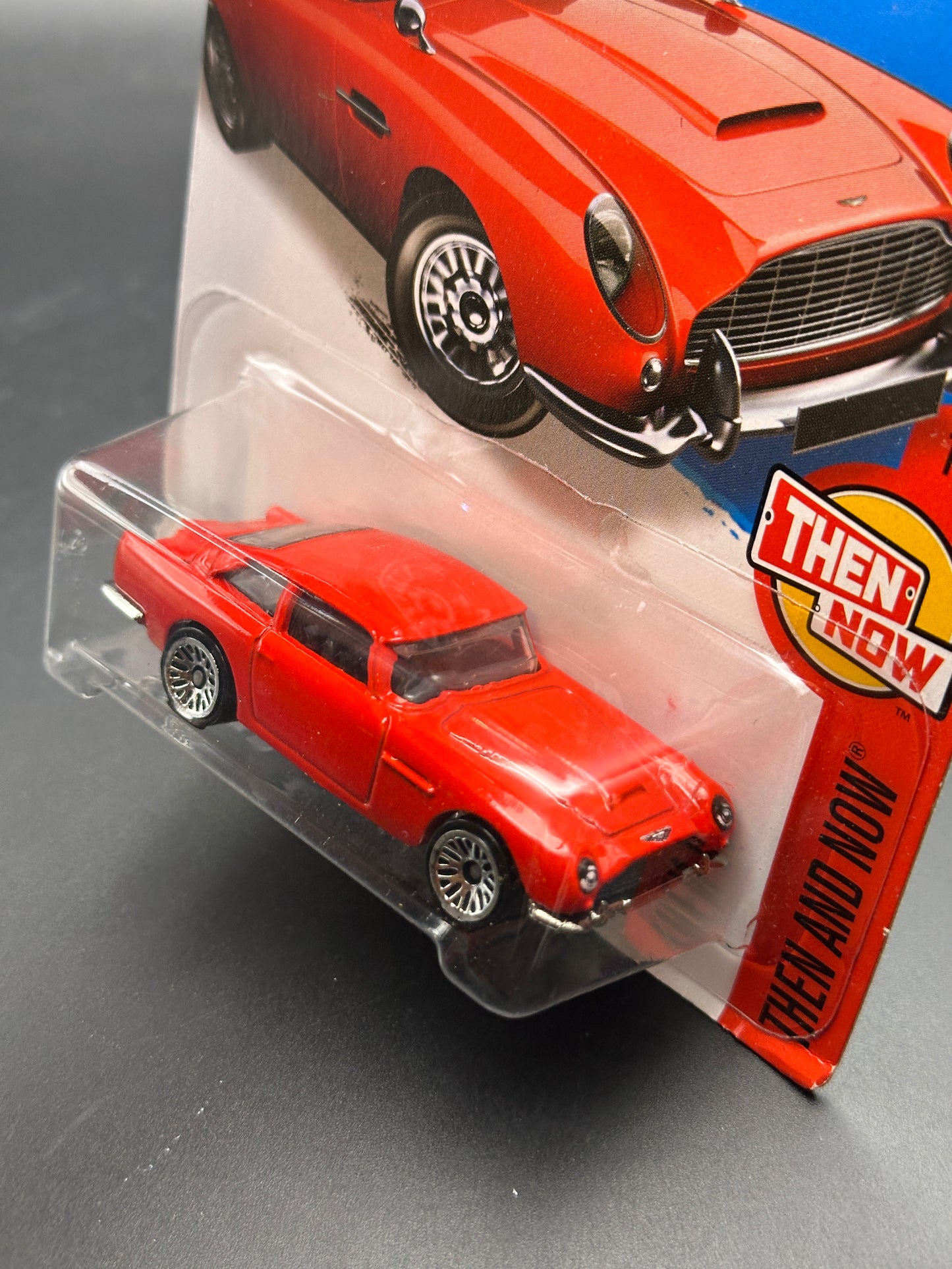 HOT WHEELS - ASTON MARTIN 1963 DB5 (2016) - HW THEN AND NOW 1/10