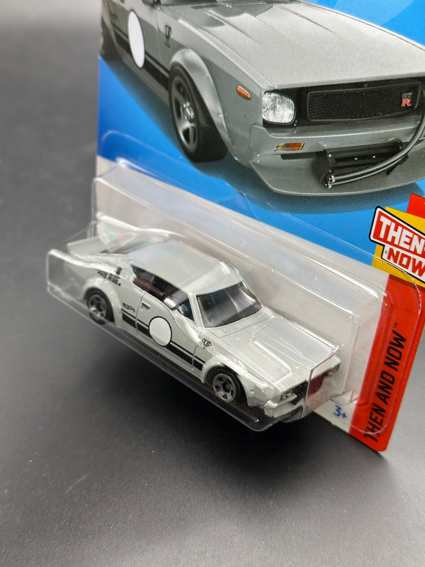 HOT WHEELS - NISSAN SKYLINE 2000GT-R LBWK (2024) - HW THEN AND NOW 1/10