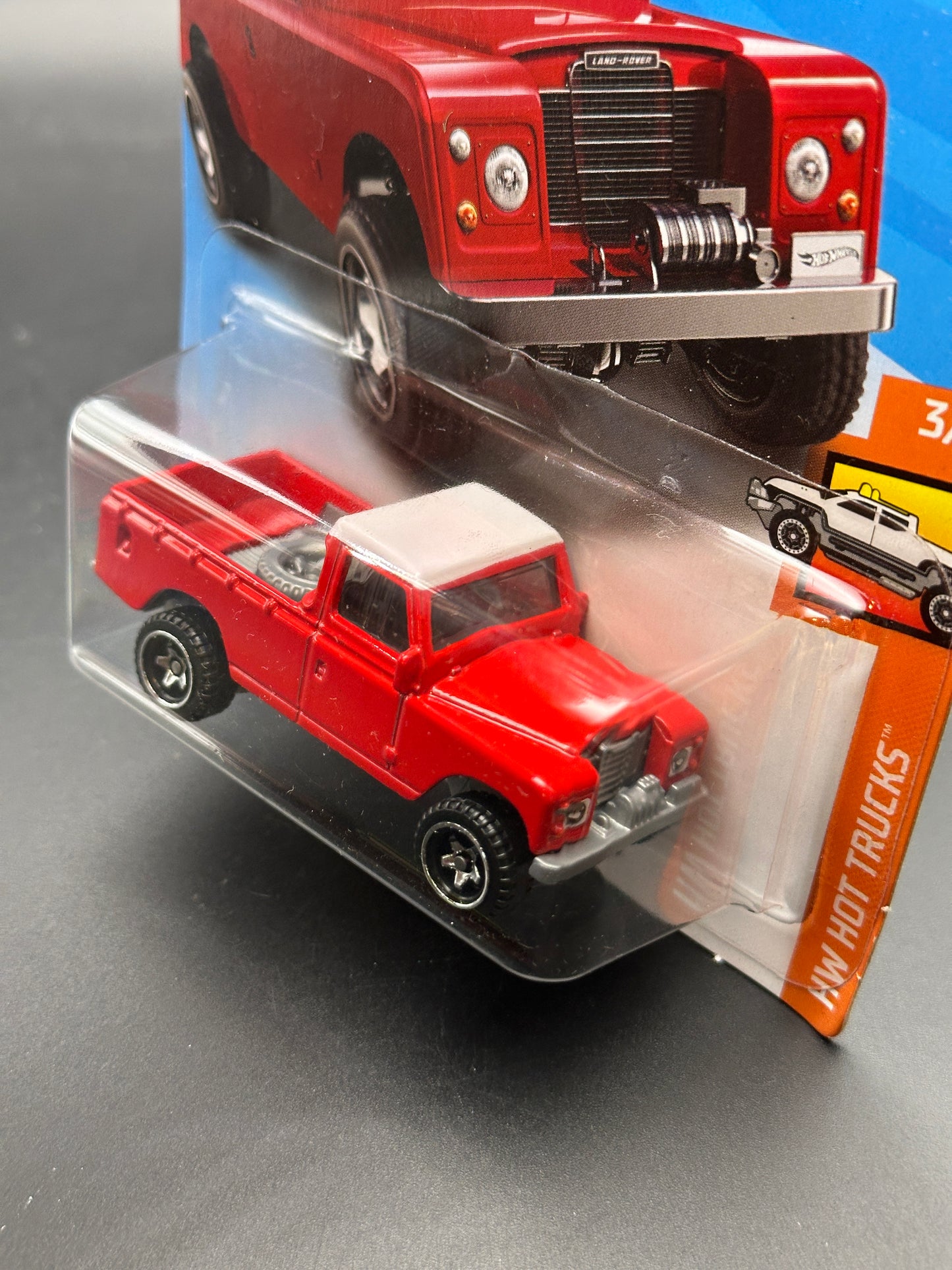 HOT WHEELS - LAND ROVER SERIES III PICKUP (2019) - HW HOT TRUCKS 3/10
