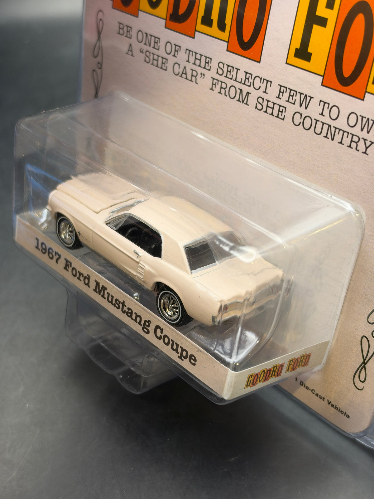GREENLIGHT - 1967 FORD MUSTANG COUPE - GOODRO FORD