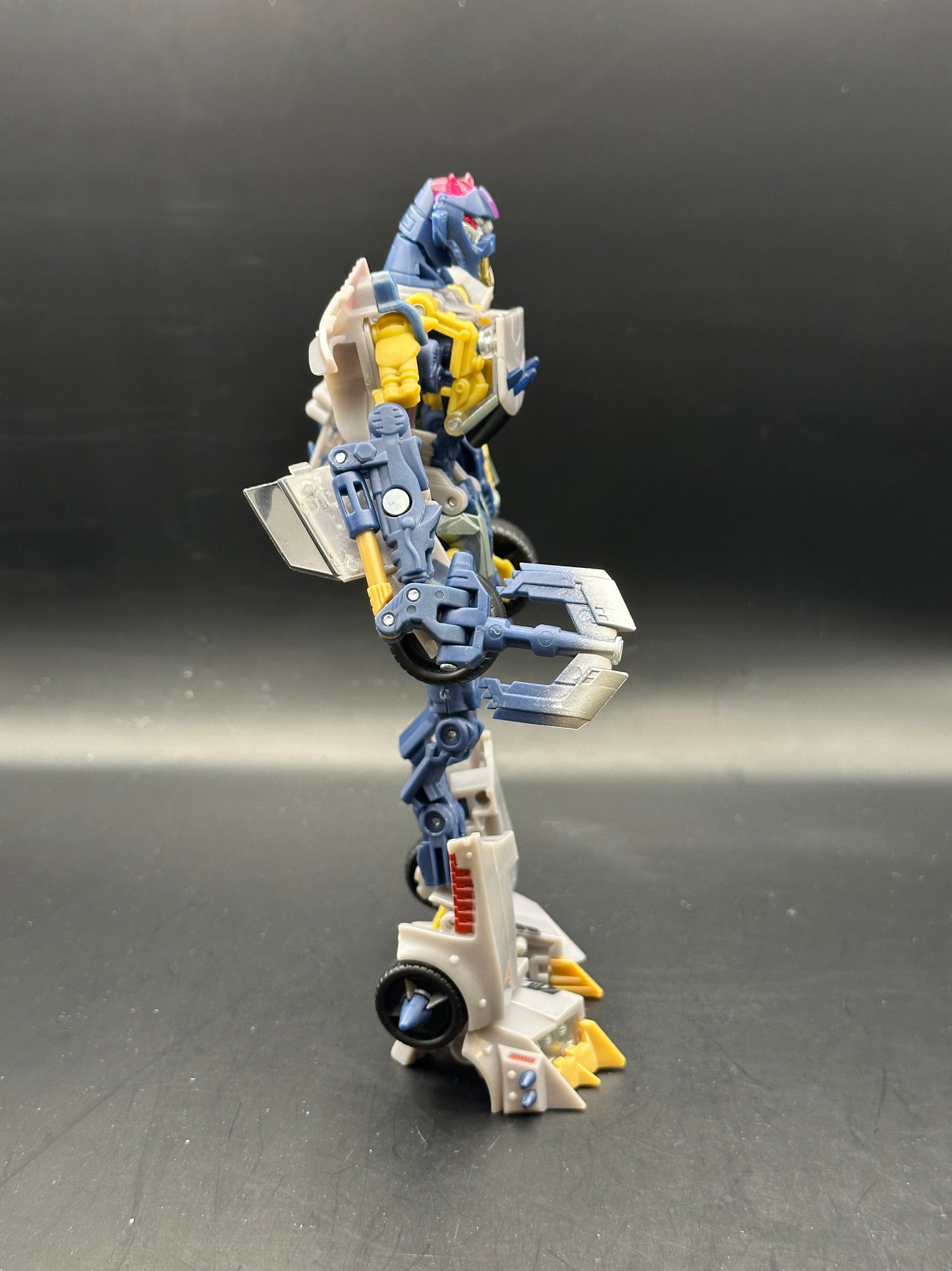 TRANSFORMERS: HUNT FOR THE DECEPTICONS - AXOR - LOOSE ACTION FIGURE