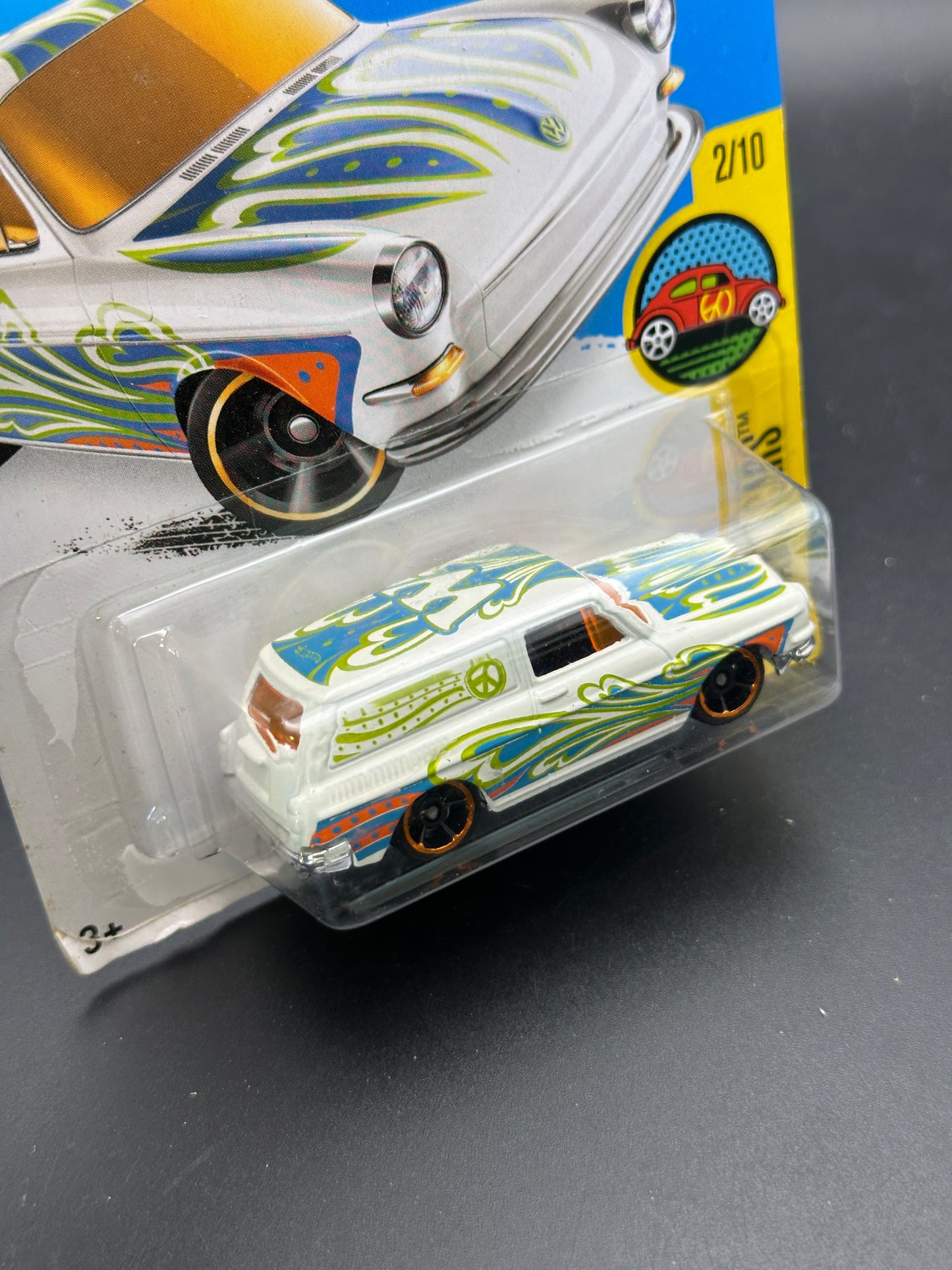 HOT WHEELS - CUSTOM 69 VOLKSWAGEN SQUAREBACK (2016) - HW ART CARS 2/10