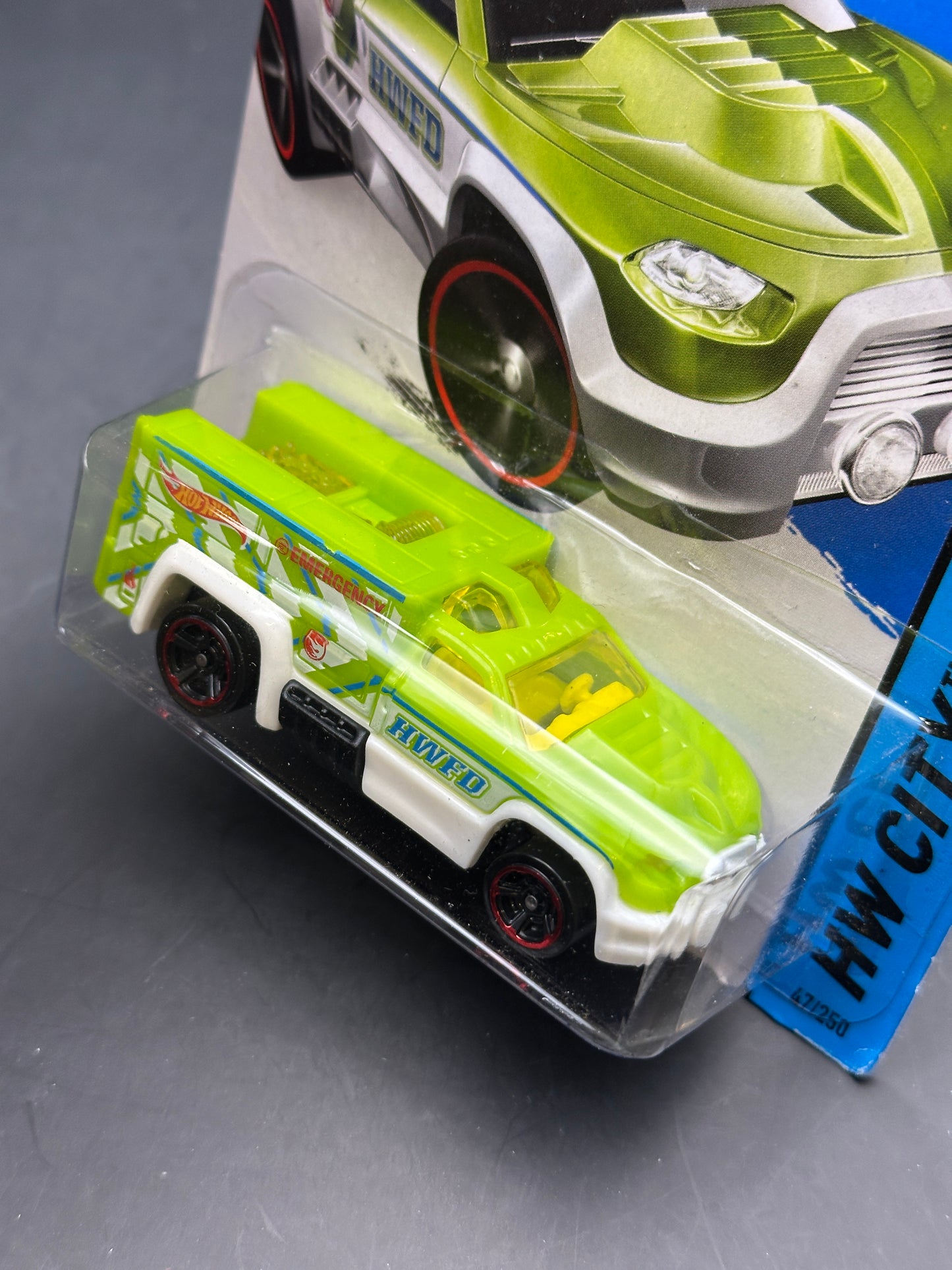 HOT WHEELS - RESCUE DUTY - TREASURE HUNT (2014) - HW CITY