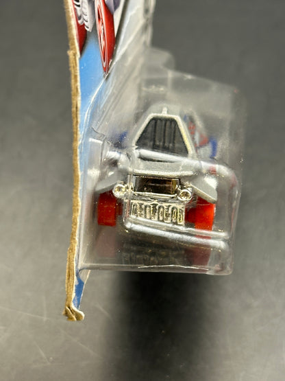 HOT WHEELS - HOVER AND OUT (2019) - HW SUPER CHROMES 2/5