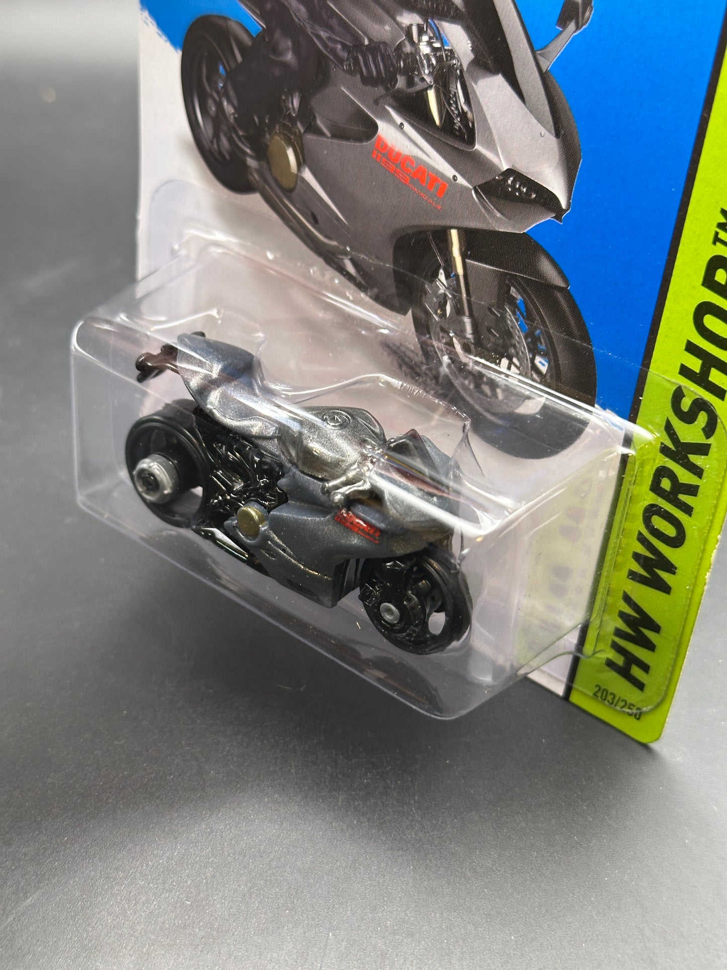 HOT WHEELS - DUCATI 1199 PANIGALE (2015) - HW WORKSHOP: NIGHTBURNERZ