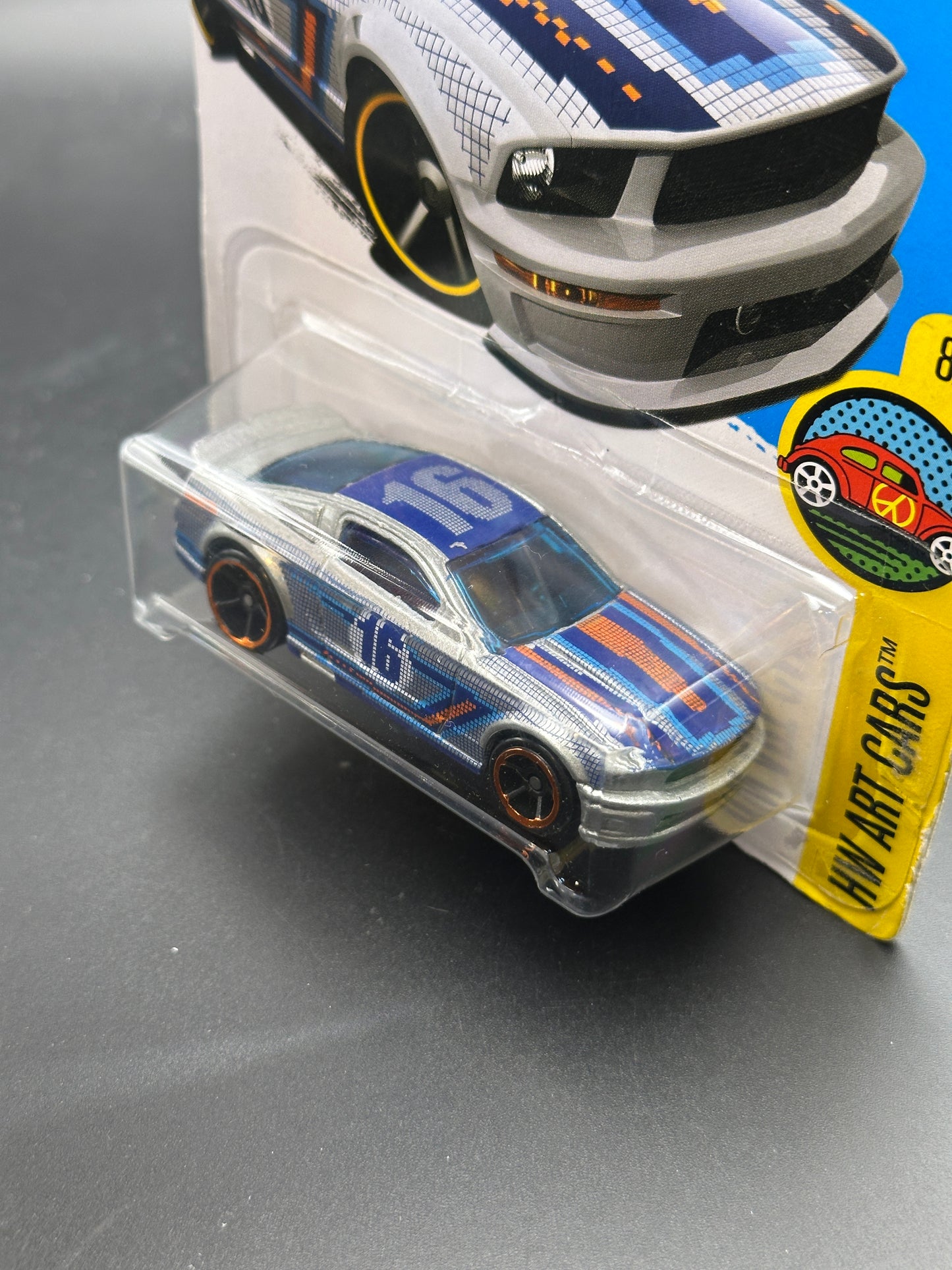 HOT WHEELS - 07 FORD MUSTANG (2016) - HW ART CARS 8/10