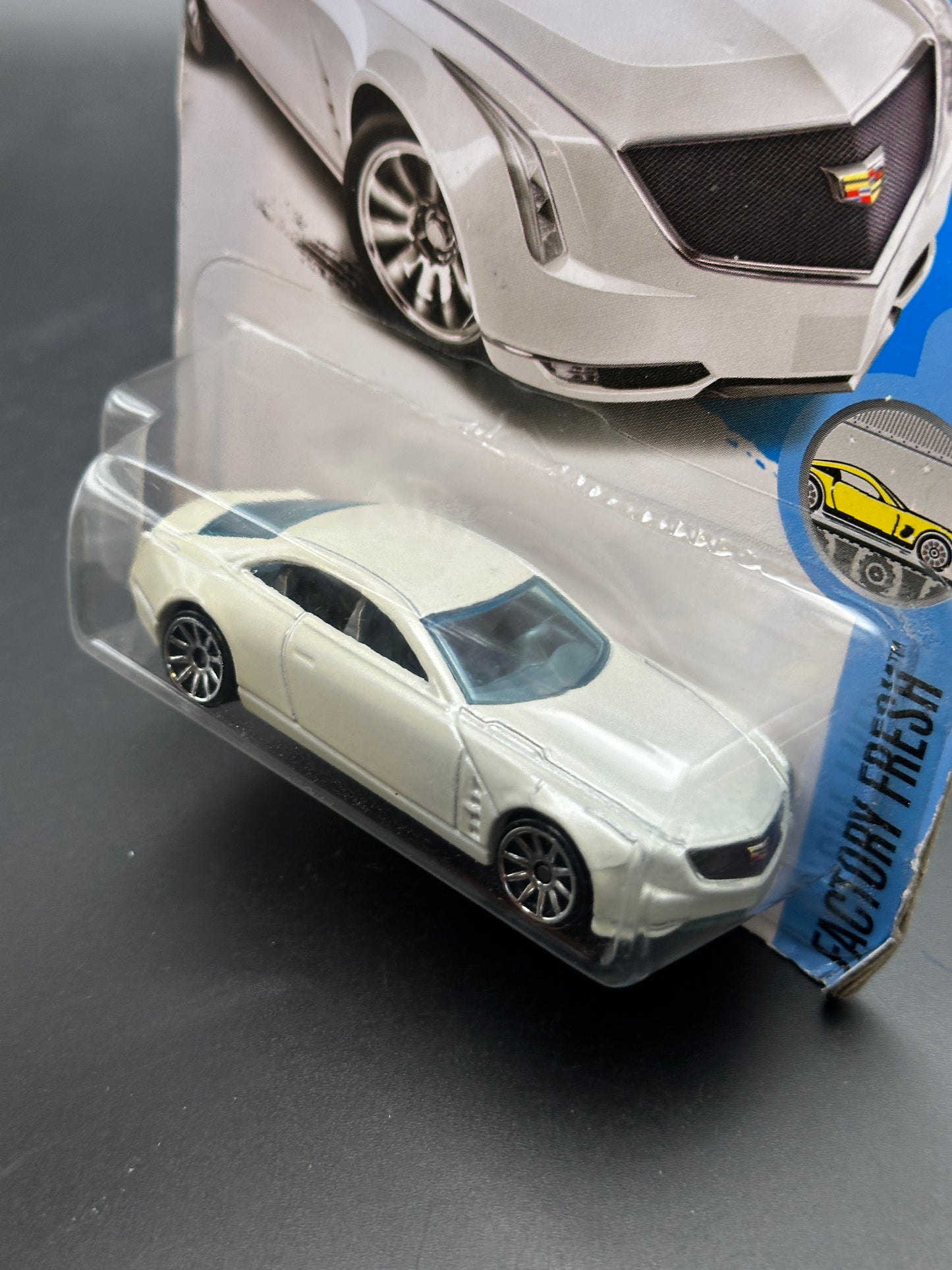 HOT WHEELS - CADILLAC EMIRAJ (2017) - HW FACTORY FRESH 5/10