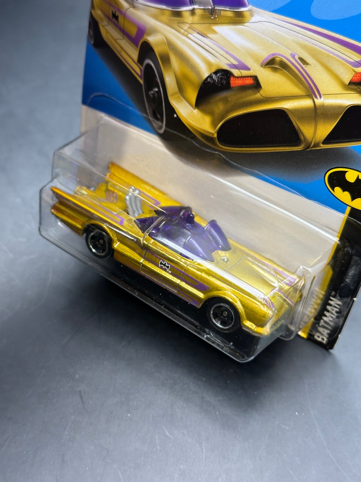 HOT WHEELS - TV SERIES BATMOBILE (2022) - HW BATMAN 4/5
