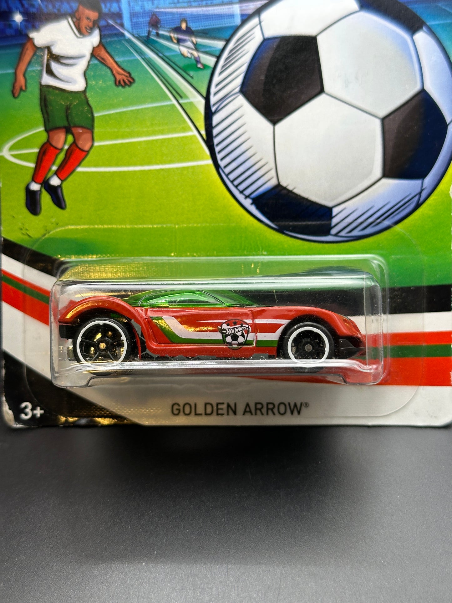 HOT WHEELS - GOLDEN ARROW (2016) - SOCCER SERIES 4/8