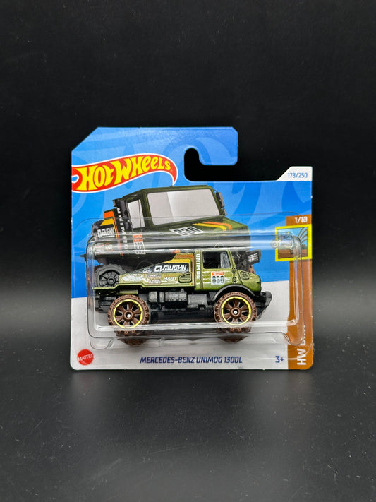 HOT WHEELS - MERCEDES BENZ UNIMOG 1300 (2024) - HW DIRT 1/10