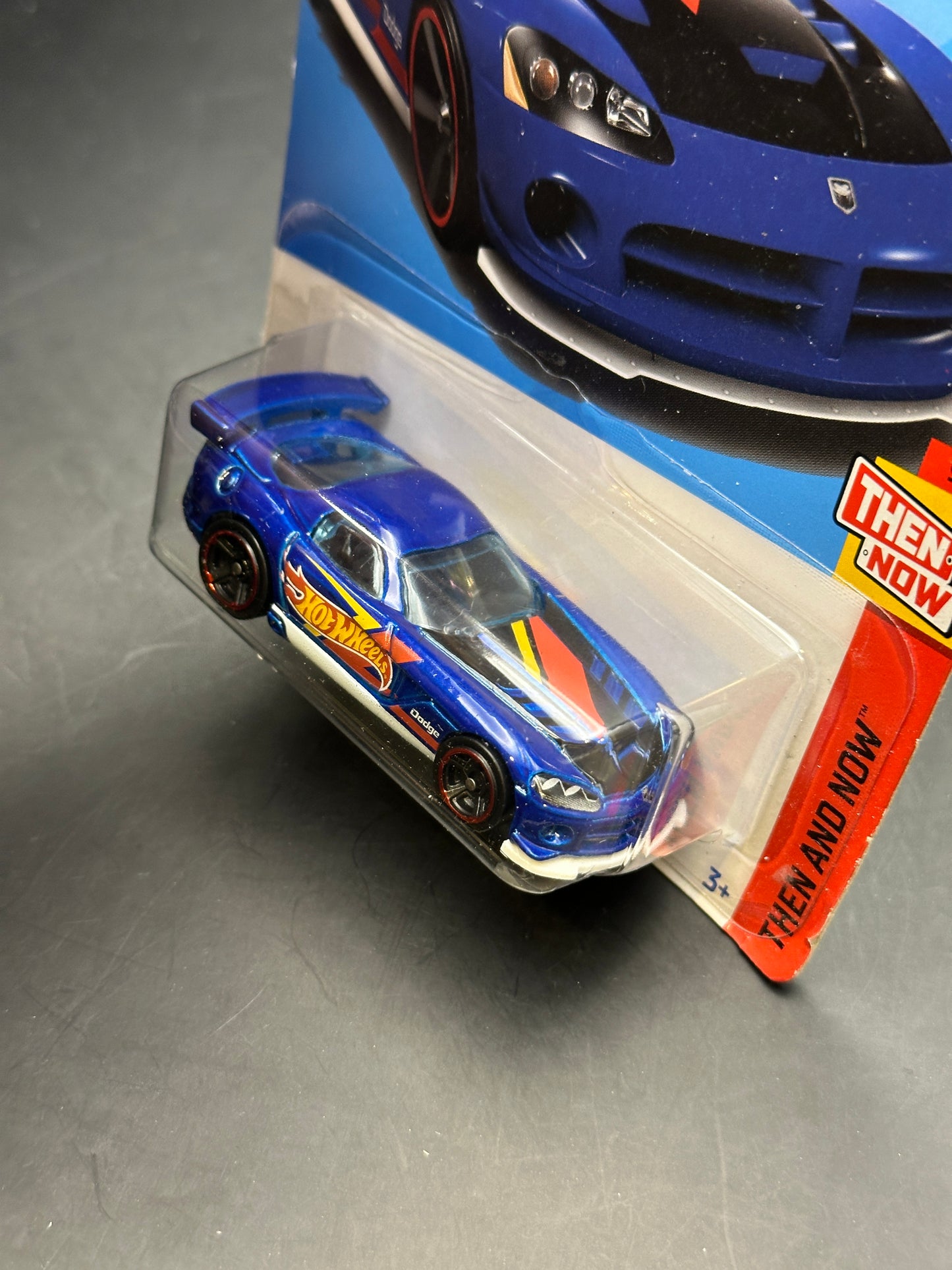 HOT WHEELS - DODGE VIPER SRT10 ACR (2022) - HW THEN AND NOW 9/10