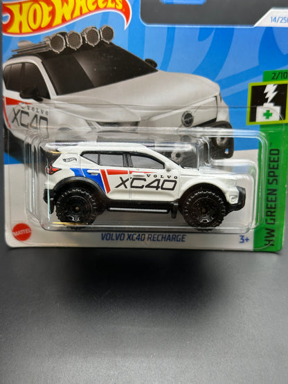 HOT WHEELS - VOLVO XC40 RECHARGE (2024) - GREEN SPEED 2/10
