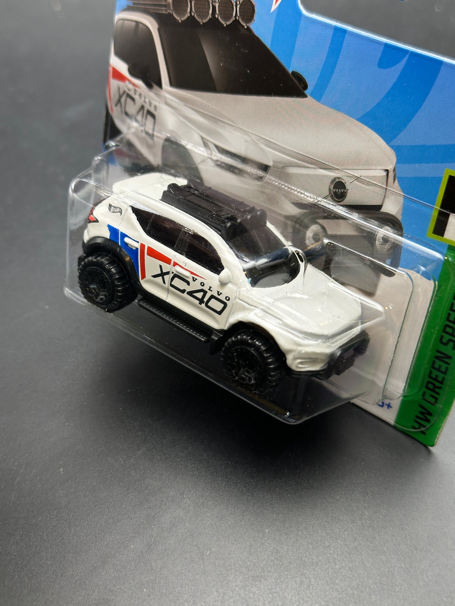 HOT WHEELS - VOLVO XC40 RECHARGE (2024) - GREEN SPEED 2/10