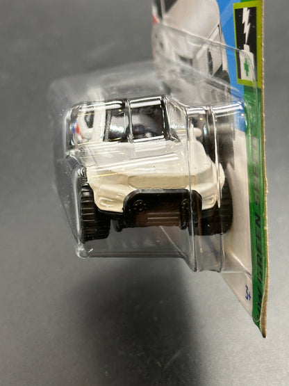 HOT WHEELS - VOLVO XC40 RECHARGE (2024) - GREEN SPEED 2/10